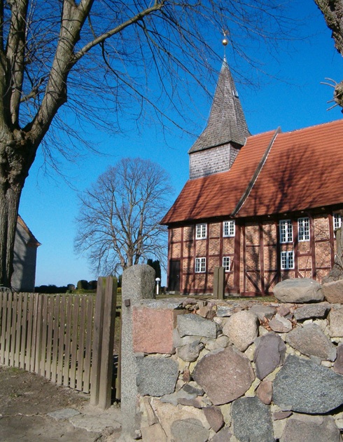 Lassahn Kirche